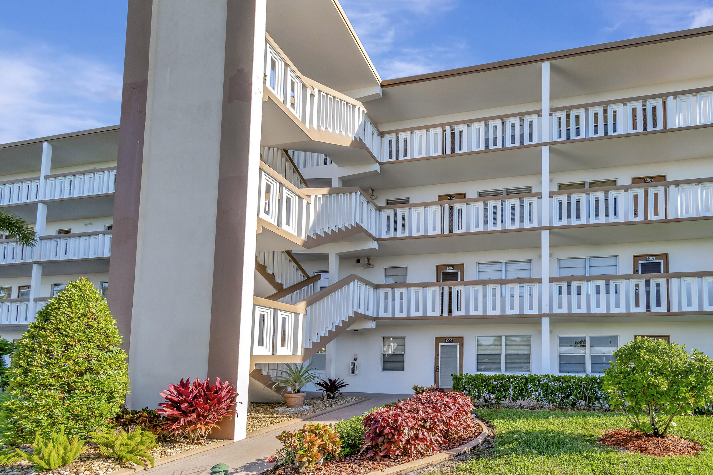 3002 Cornwall East Boca Raton, FL 33434 - Photo 2 of 63 04_dsc_5941