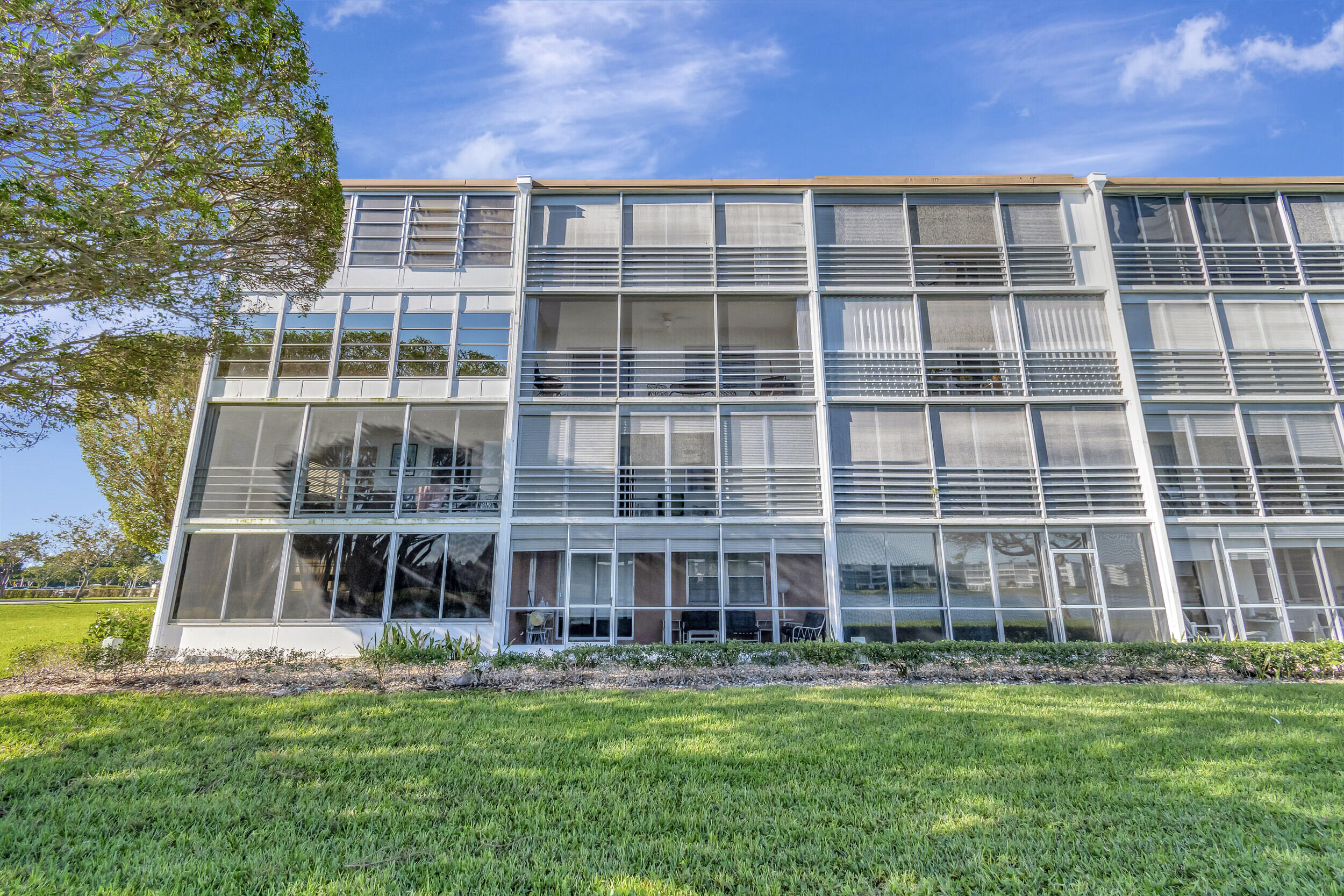 3002 Cornwall East Boca Raton, FL 33434 - Photo 22 of 63 31_dsc_5906