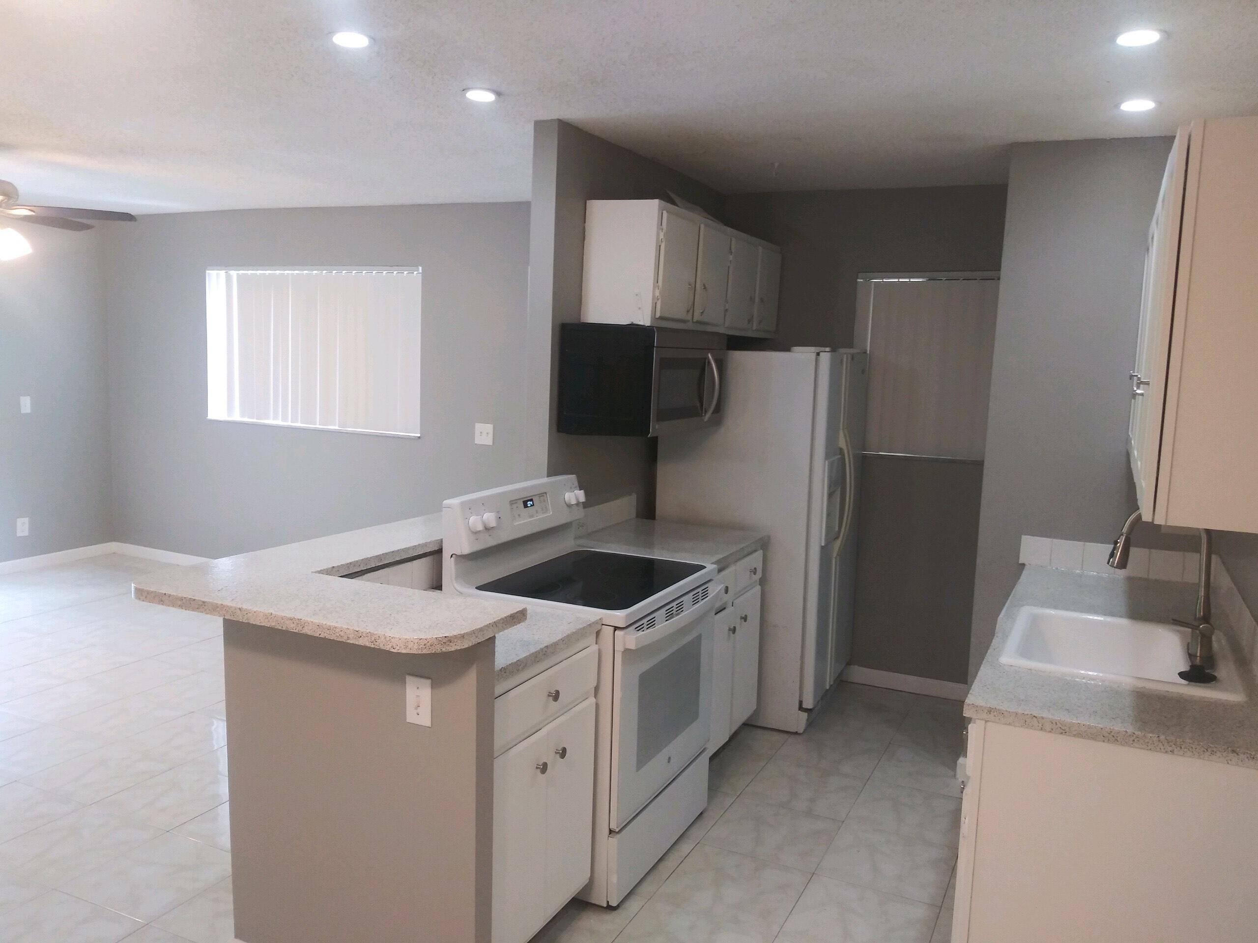 522 Trace Circle, Unit 208 Deerfield Beach, FL 33441 - Photo 5 of 47 image_123650291 (7)