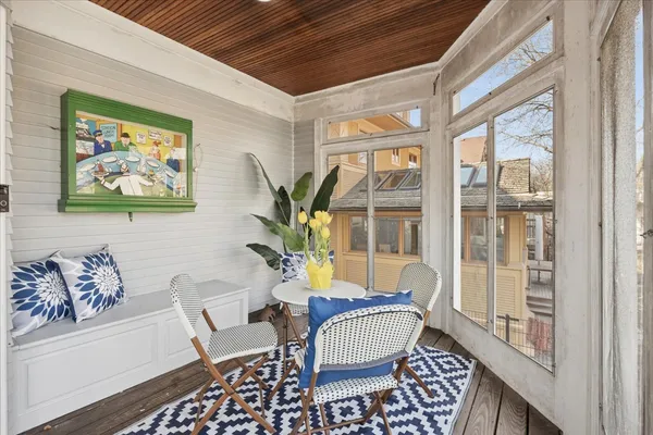 $1,425,000 | 530 North East Avenue, Oak Park, IL 60302