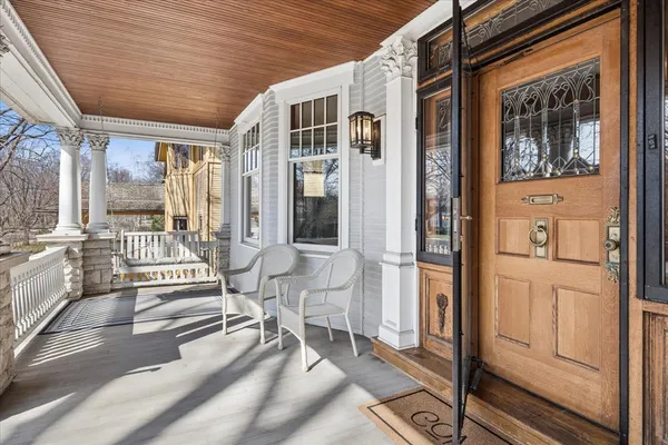 $1,425,000 | 530 North East Avenue, Oak Park, IL 60302