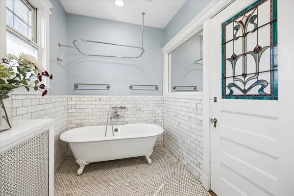 $1,425,000 | 530 North East Avenue, Oak Park, IL 60302