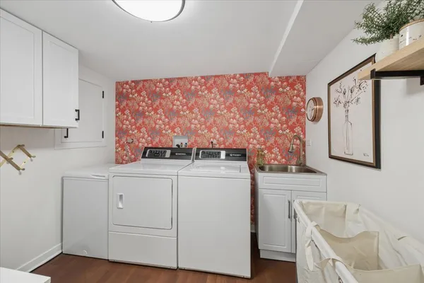 $1,425,000 | 530 North East Avenue, Oak Park, IL 60302