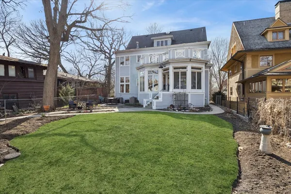 $1,425,000 | 530 North East Avenue, Oak Park, IL 60302
