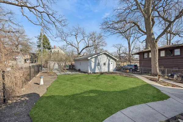$1,425,000 | 530 North East Avenue, Oak Park, IL 60302