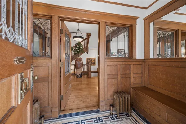 $1,425,000 | 530 North East Avenue, Oak Park, IL 60302