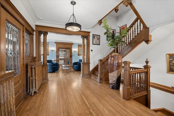$1,425,000 | 530 North East Avenue, Oak Park, IL 60302