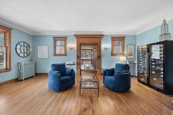 $1,425,000 | 530 North East Avenue, Oak Park, IL 60302