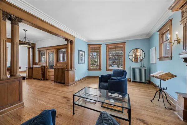 $1,425,000 | 530 North East Avenue, Oak Park, IL 60302