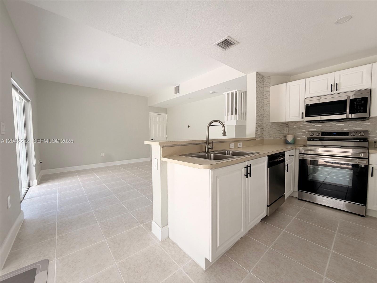 11242 Southwest 244th Terrace Homestead, FL 33032 - Photo 9 of 29
