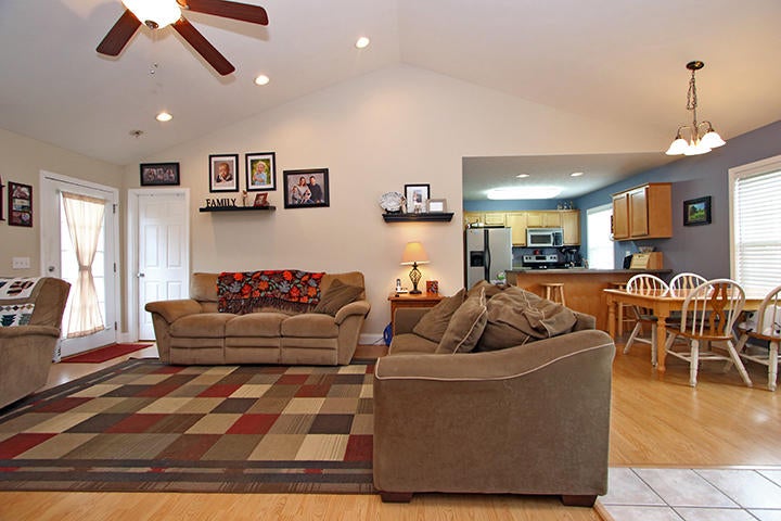 651 Rowan Road White Sulphur Springs, WV 24986 - Photo 3 of 31 Gallery Image 3