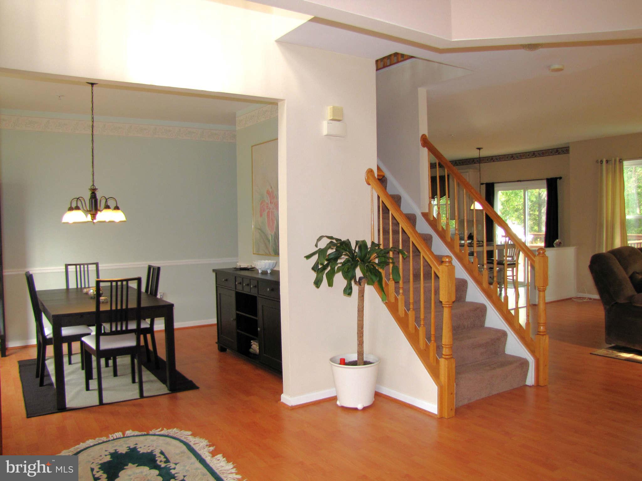 8202 Meadowfield Way Laurel, MD 20708 - Photo 13 of 29 Entrance/Foyer
