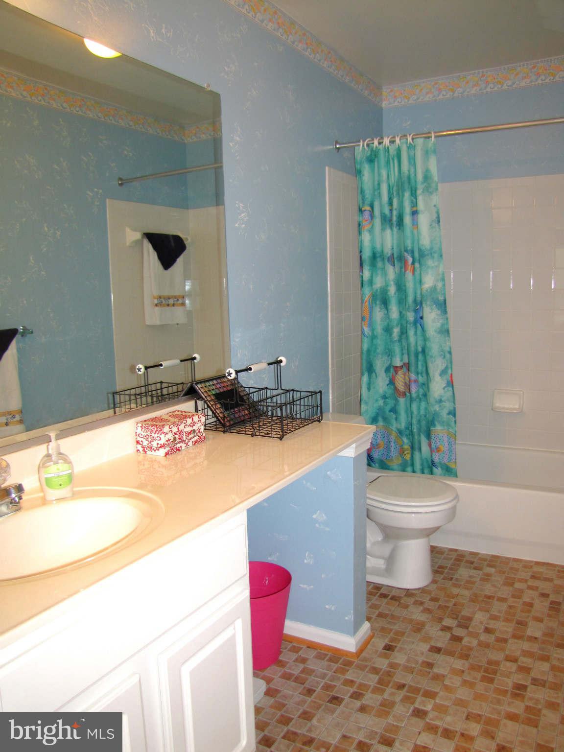 8202 Meadowfield Way Laurel, MD 20708 - Photo 26 of 29 Bath