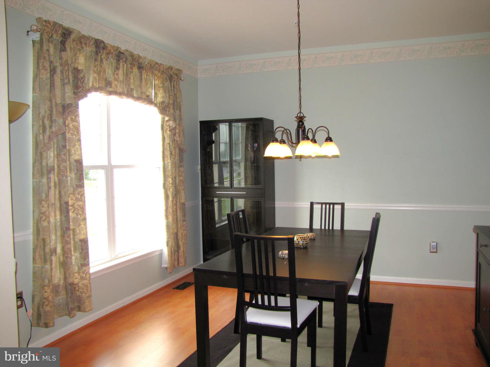 8202 Meadowfield Way Laurel, MD 20708 - Photo 10 of 29 Dining Room