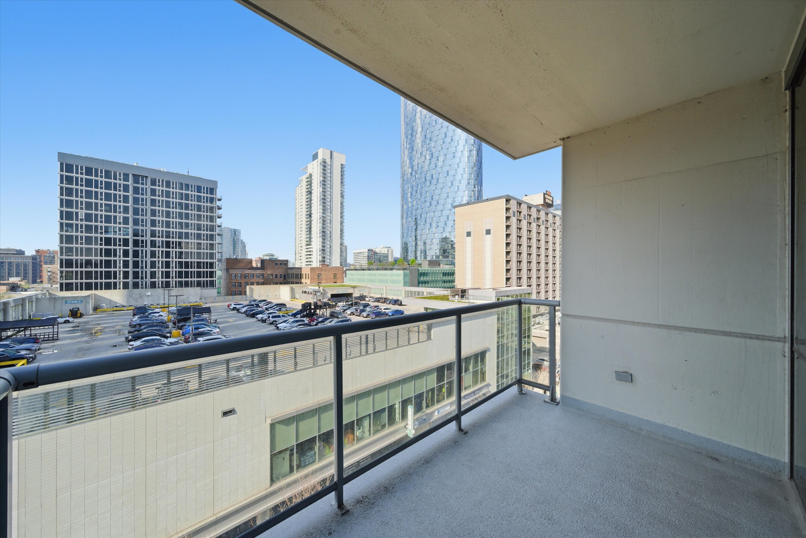 123 South Green Street, Unit 702B Chicago, IL 60607 - Photo 9 of 27