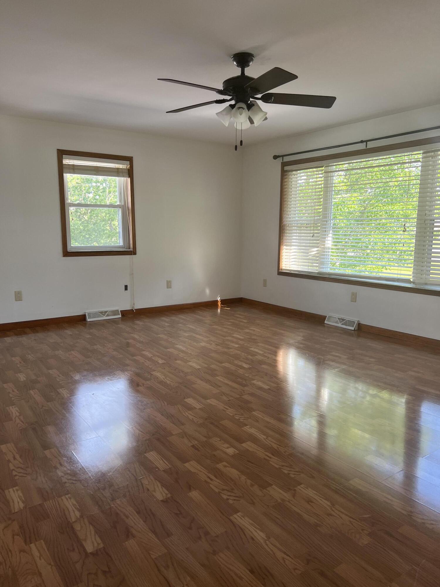 115 Crestview Road Berea, KY 40403 - Photo 2 of 36 IMG_2667
