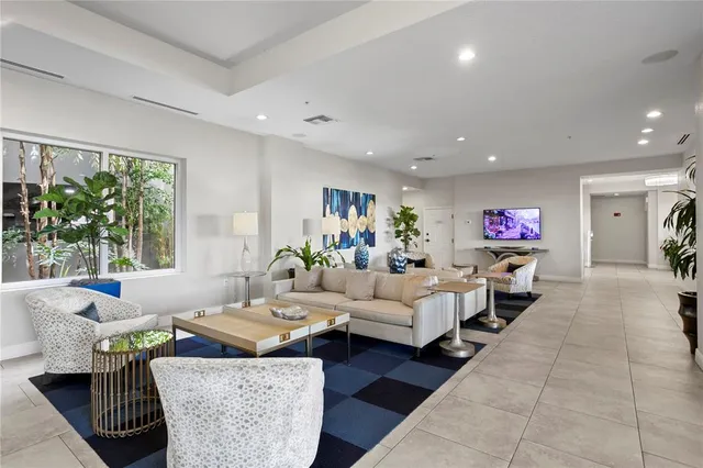 $1,295,000 | 371 Channelside Walk Way, Unit 703, Tampa, FL 33602