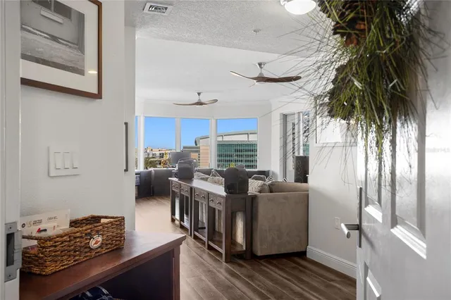 $1,295,000 | 371 Channelside Walk Way, Unit 703, Tampa, FL 33602