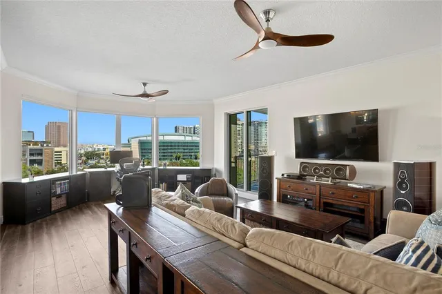 $1,295,000 | 371 Channelside Walk Way, Unit 703, Tampa, FL 33602
