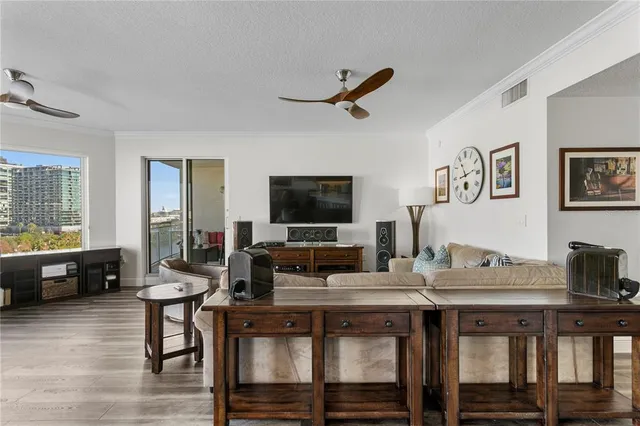 $1,295,000 | 371 Channelside Walk Way, Unit 703, Tampa, FL 33602