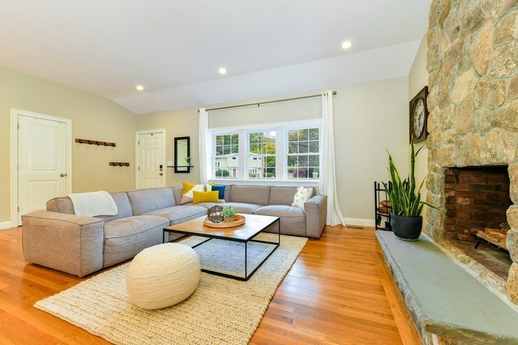 16 Thornberry Road Winchester, MA 01890 - Photo 9 of 42
