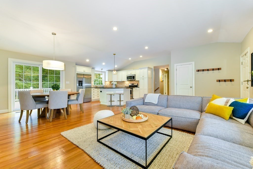 16 Thornberry Road Winchester, MA 01890 - Photo 10 of 42