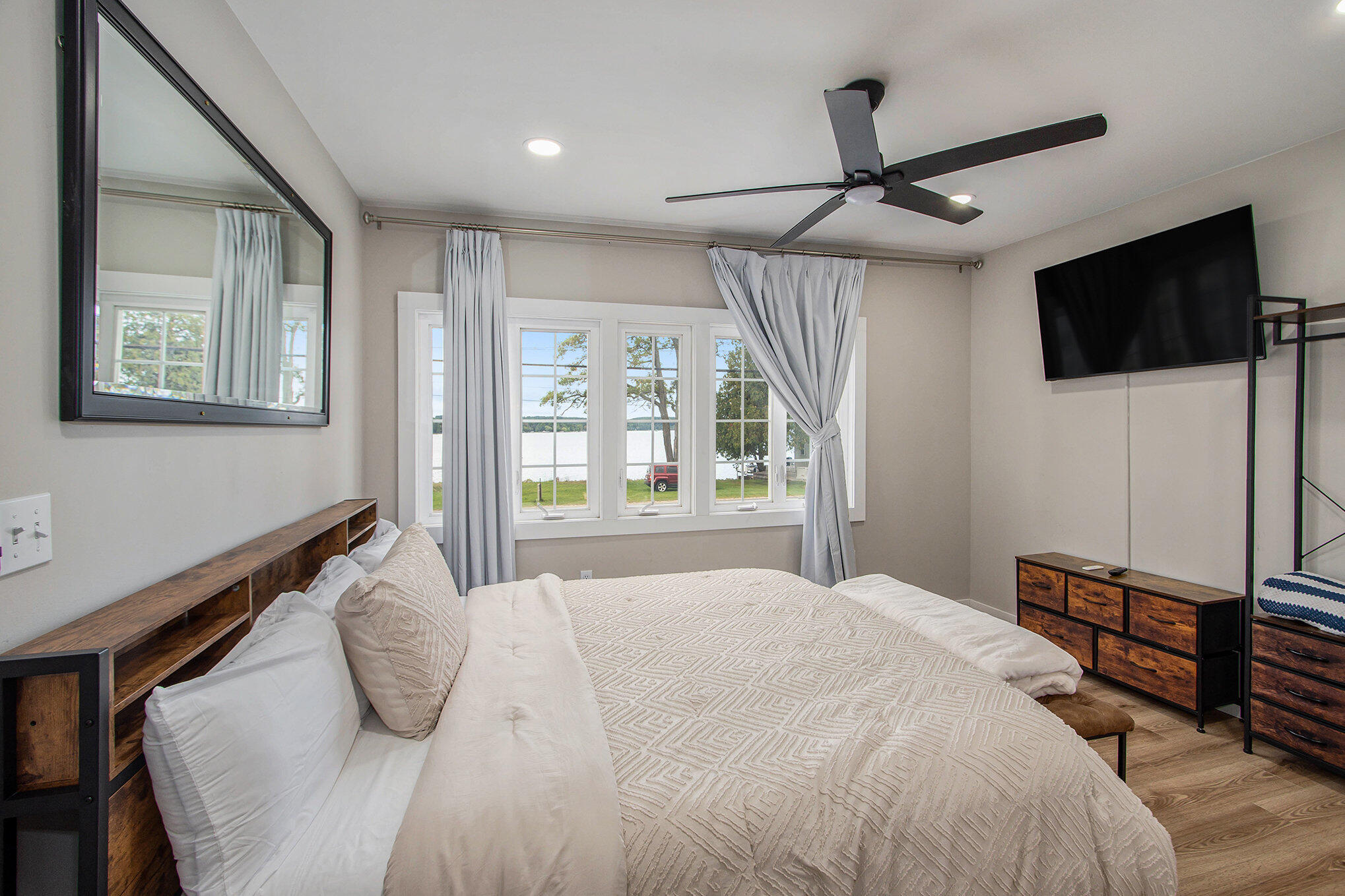 4642 Main Street Onekama, MI 49675 - Photo 12 of 59 Master in Main