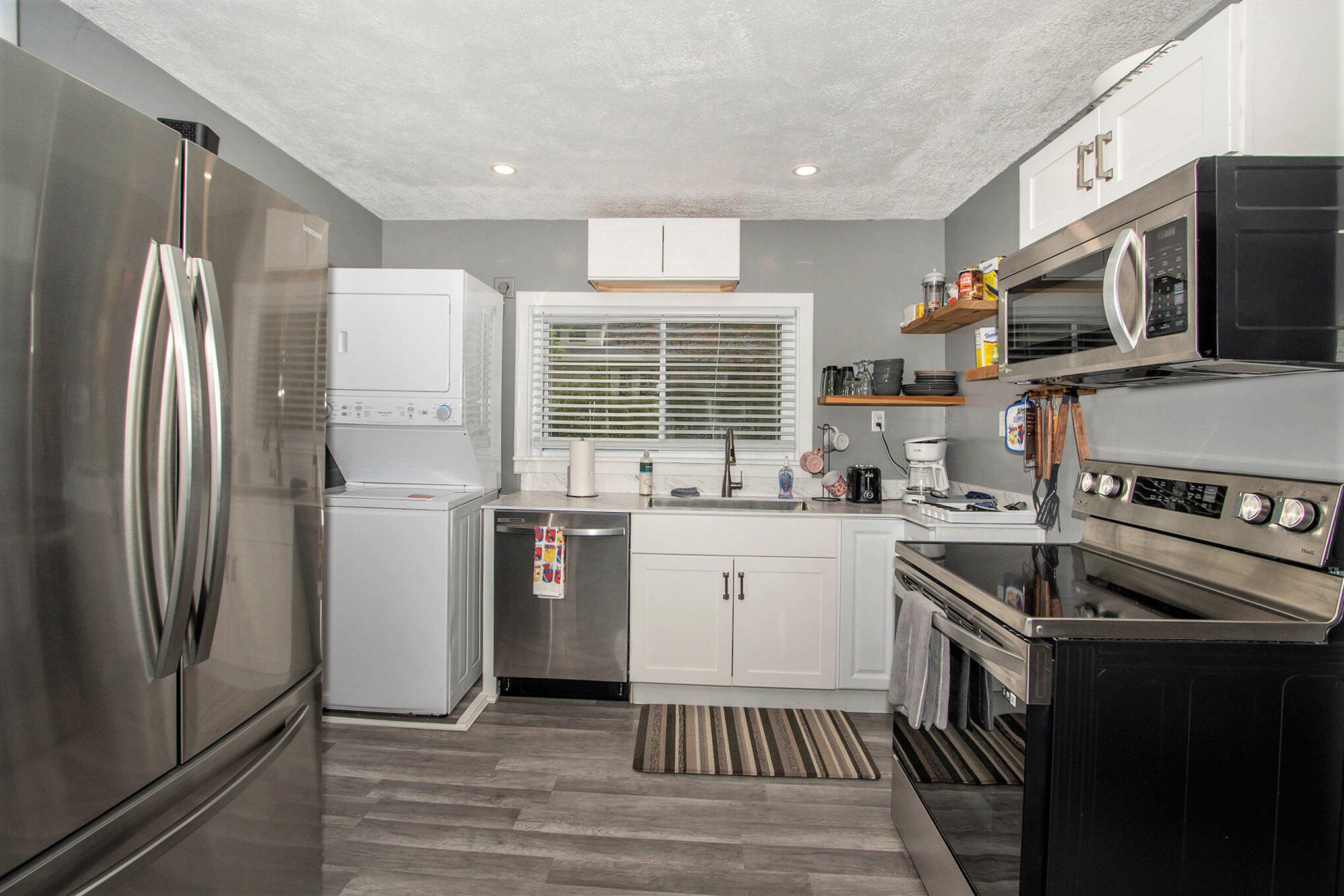 4642 Main Street Onekama, MI 49675 - Photo 33 of 59 Kitchen in small cottage