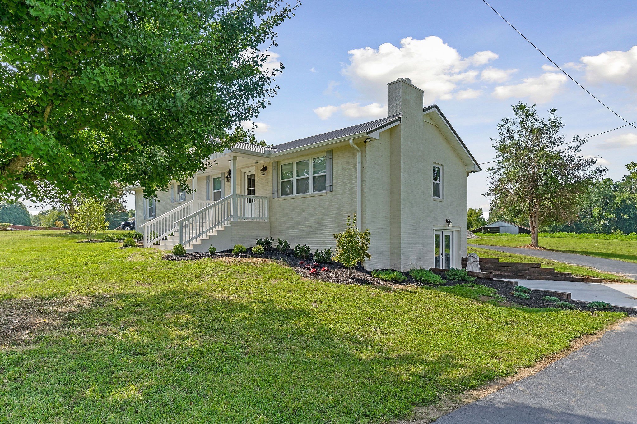 682 Shady Rest Road McMinnville, TN 37110 - Photo 3 of 48