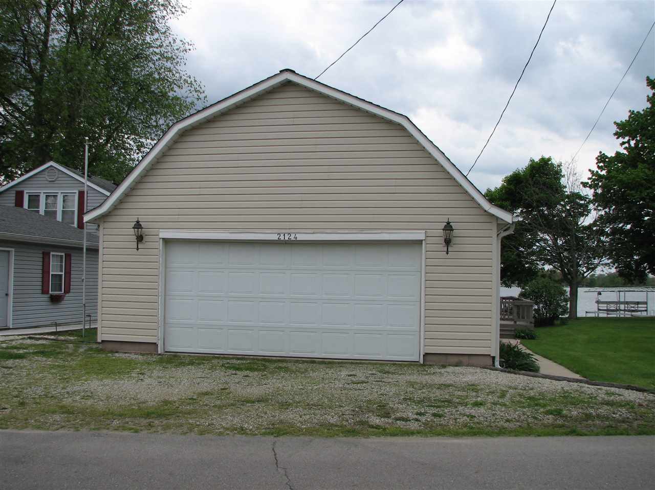 2124 Wolfs Point Drive Rochester, IN 46975 - Photo 3 of 25