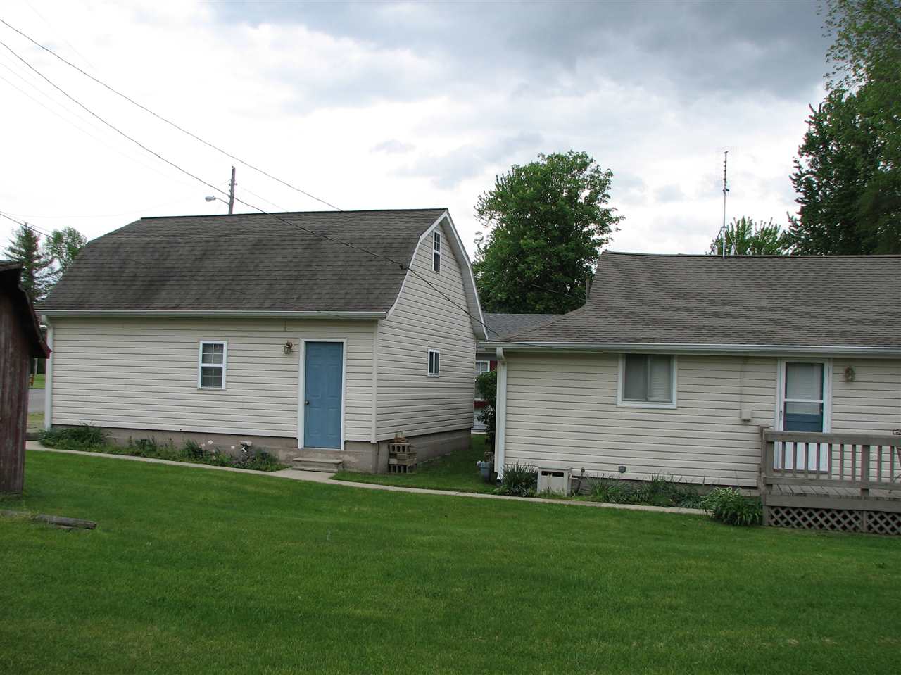 2124 Wolfs Point Drive Rochester, IN 46975 - Photo 4 of 25