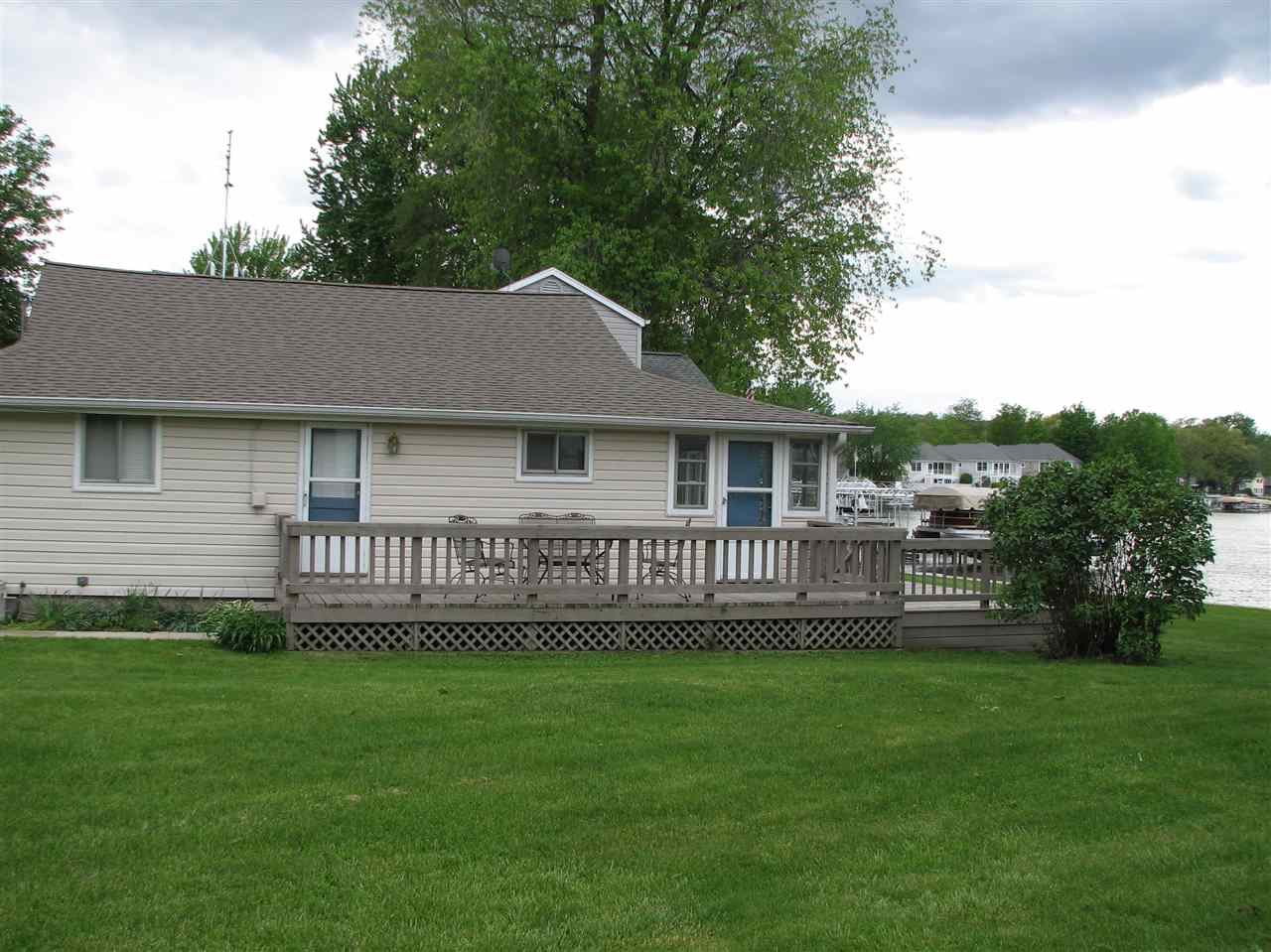2124 Wolfs Point Drive Rochester, IN 46975 - Photo 5 of 25