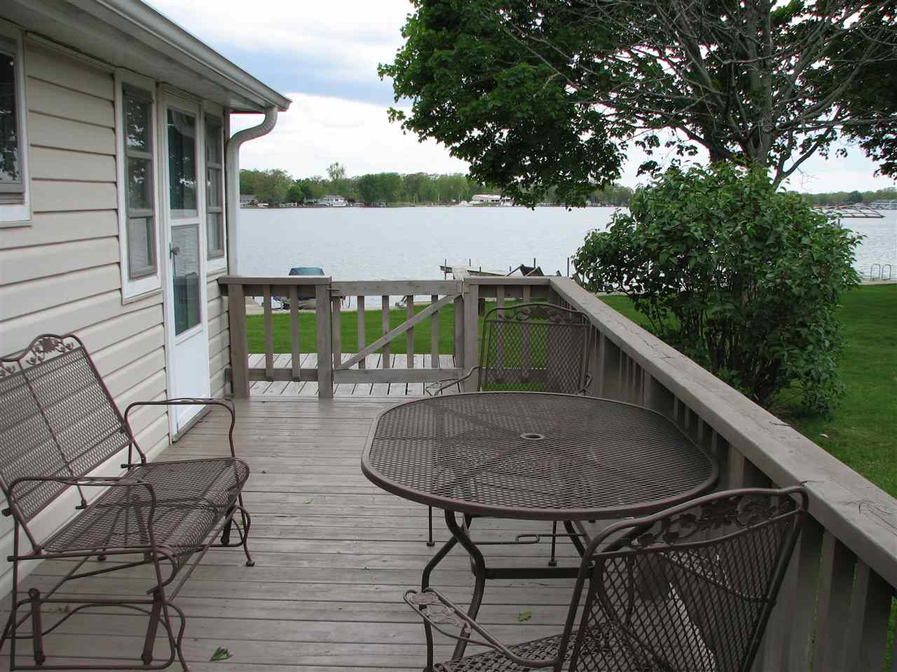 2124 Wolfs Point Drive Rochester, IN 46975 - Photo 7 of 25