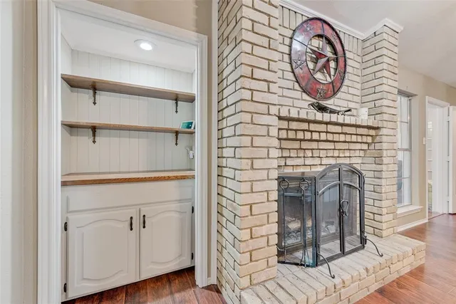 a view of a hallway with elevator