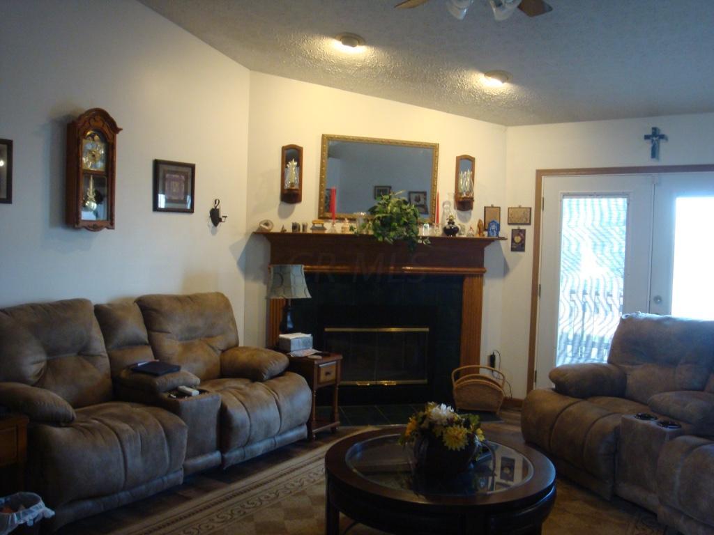 1663 Quail Meadows Drive Lancaster, OH 43130 - Photo 3 of 23