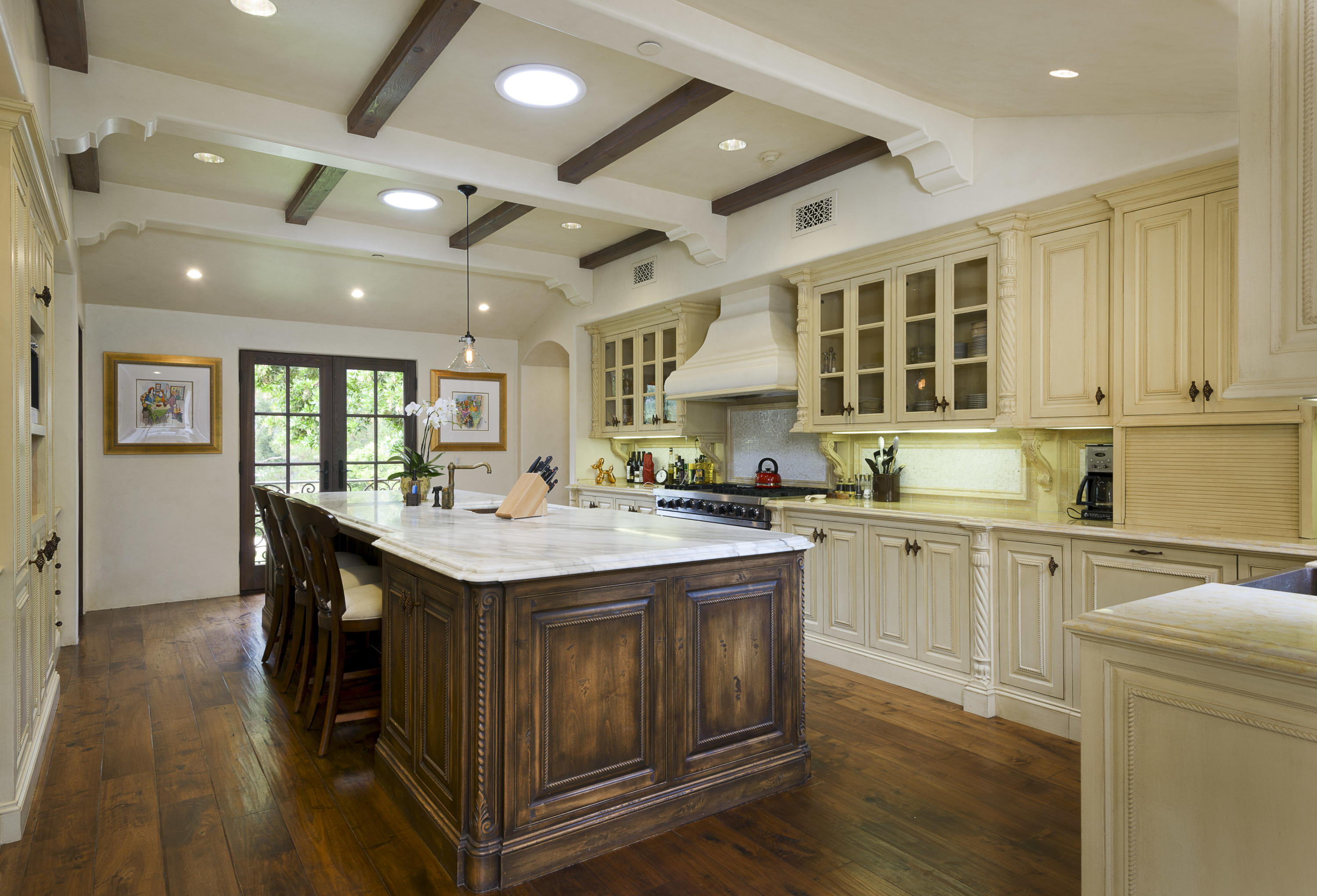 210 Butterfly Lane Montecito, CA 93108 - Photo 9 of 16 Kitchen