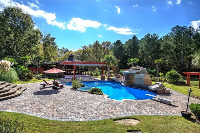 $2,899,000 | 353 Old Tennessee Highway Northeast, White, GA 30184