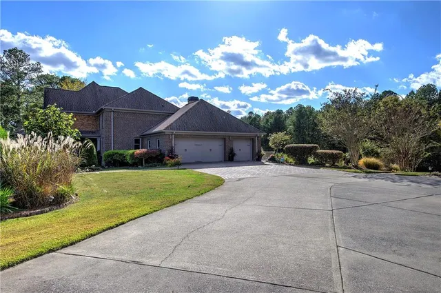 $2,899,000 | 353 Old Tennessee Highway Northeast, White, GA 30184