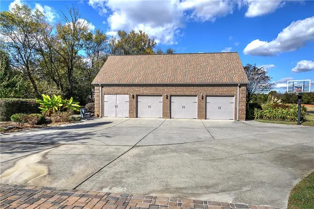 $2,899,000 | 353 Old Tennessee Highway Northeast, White, GA 30184