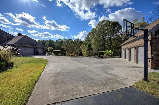 $2,899,000 | 353 Old Tennessee Highway Northeast, White, GA 30184