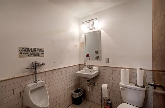 $2,899,000 | 353 Old Tennessee Highway Northeast, White, GA 30184