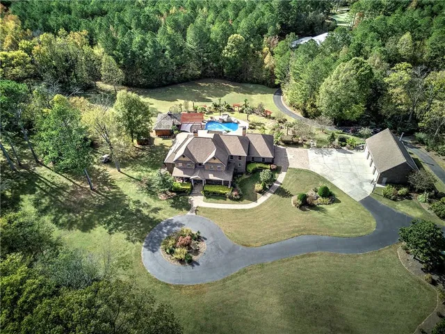 $2,899,000 | 353 Old Tennessee Highway Northeast, White, GA 30184