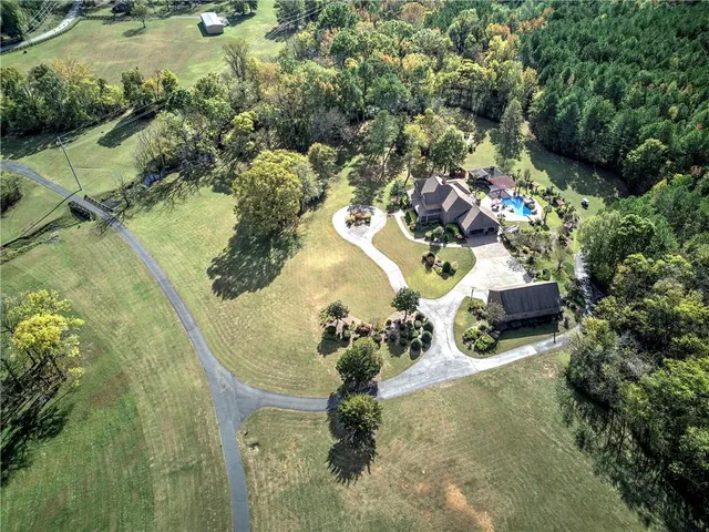 $2,899,000 | 353 Old Tennessee Highway Northeast, White, GA 30184