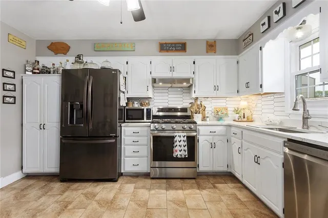 $485,000 | 336 Southeast Zack Wheat Drive, Polo, MO 64671