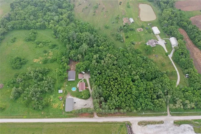 $485,000 | 336 Southeast Zack Wheat Drive, Polo, MO 64671