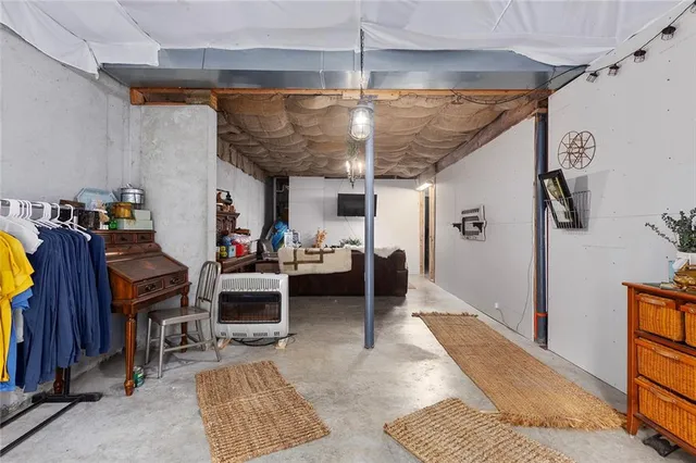 $485,000 | 336 Southeast Zack Wheat Drive, Polo, MO 64671