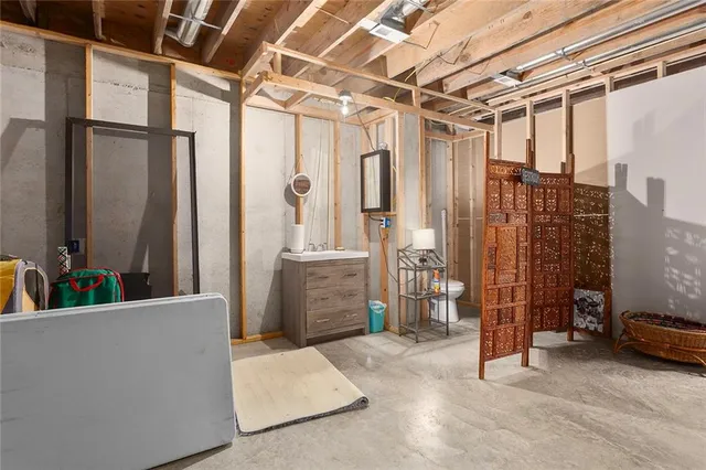 $485,000 | 336 Southeast Zack Wheat Drive, Polo, MO 64671