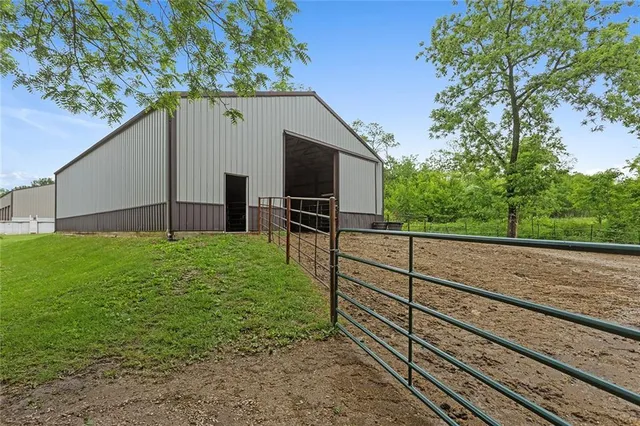 $485,000 | 336 Southeast Zack Wheat Drive, Polo, MO 64671