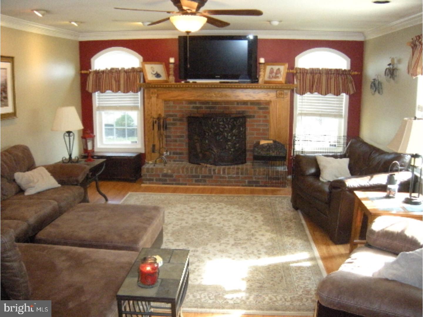 9 Peter Rafferty Drive Hamilton, NJ 08690 - Photo 11 of 24 Family Room