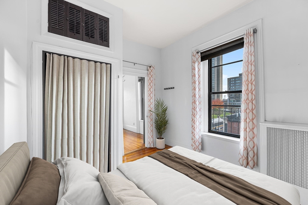 41 Worcester Square, Unit 4 Boston, MA 02118 - Photo 5 of 18 Gallery Image 5